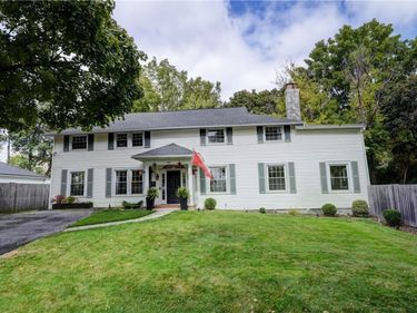 190 Saint Johns Court, Canandaigua, NY 14424