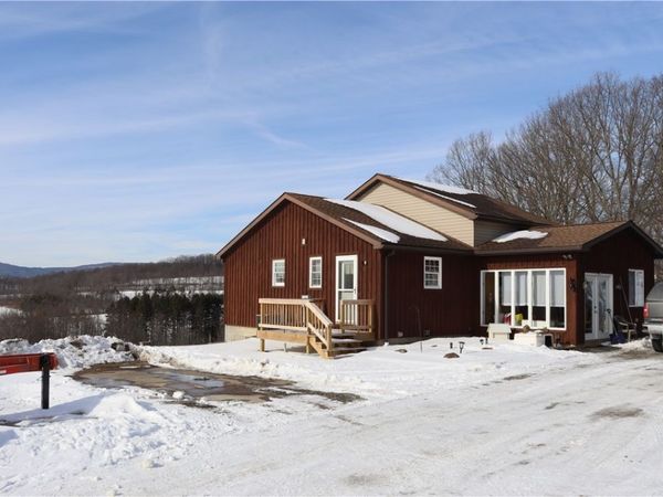 4453 N Route 711, New Florence, PA 15944