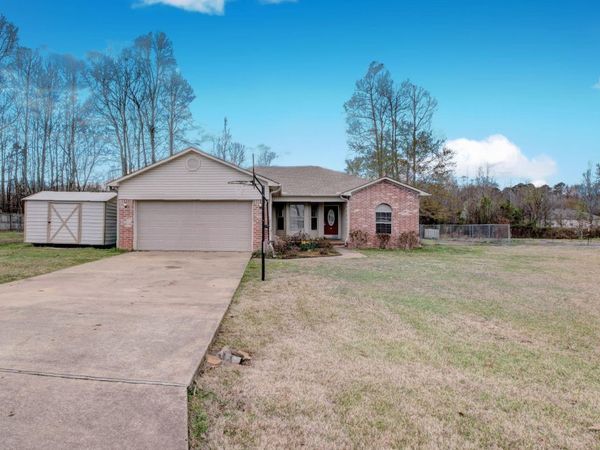 320 Juanita Drive, Lonoke, AR 72086