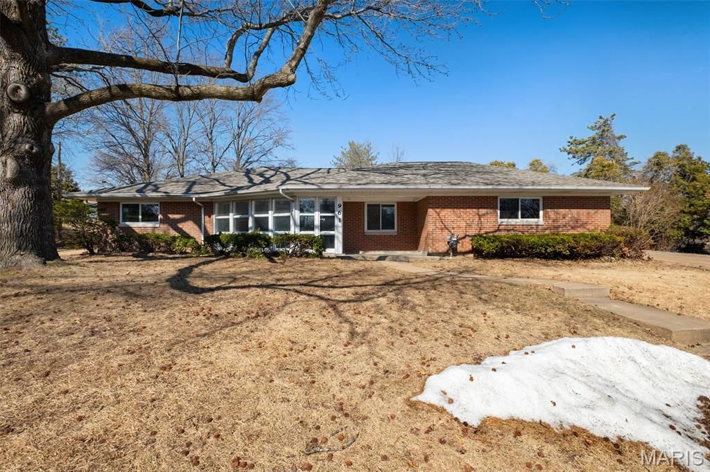 961 Briarwood Lane, University City, MO 63130 Main Photo