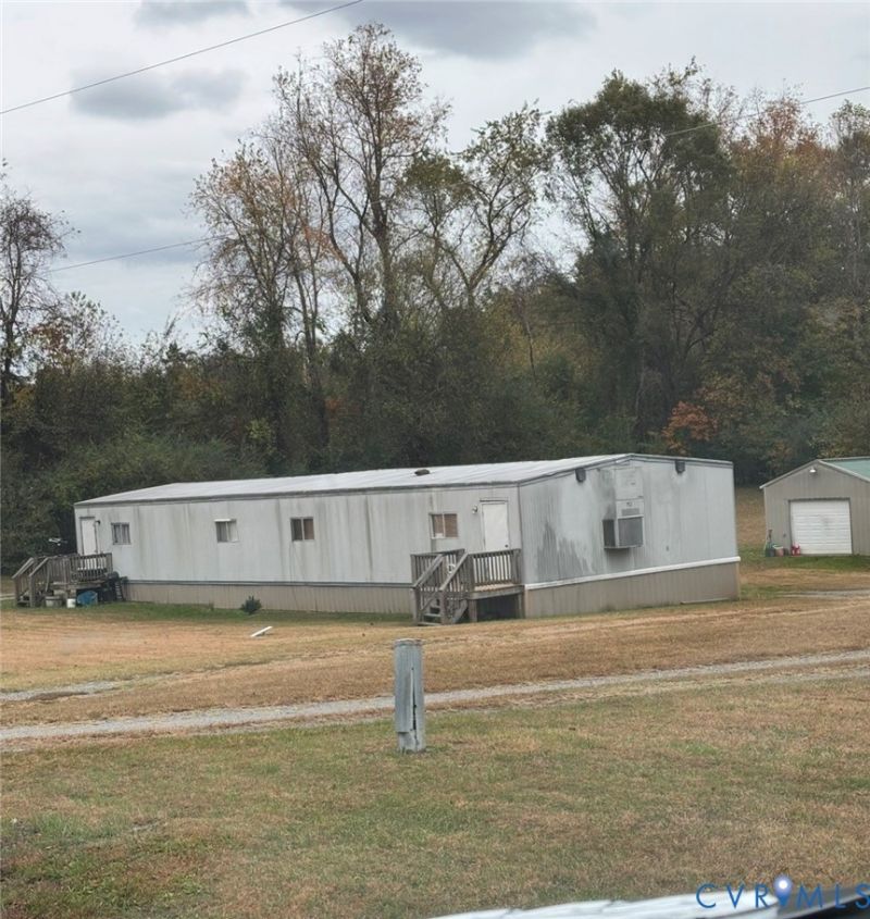 37 Ca Ira Lane, Cumberland, VA 23040 Main Photo