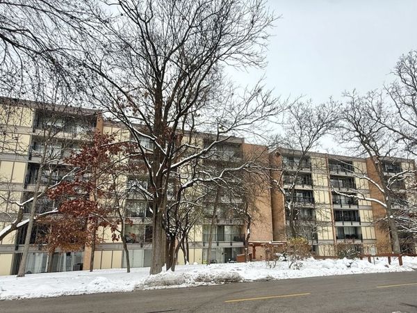 6010 Oakwood Drive, Unit 5D, Lisle, IL 60532