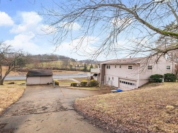 104 Allemande Lane, Valencia, PA 16059