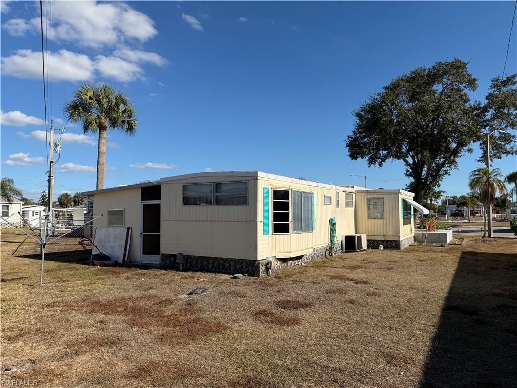 113 Chisholm Trl, North Fort Myers, FL 33917 Photo