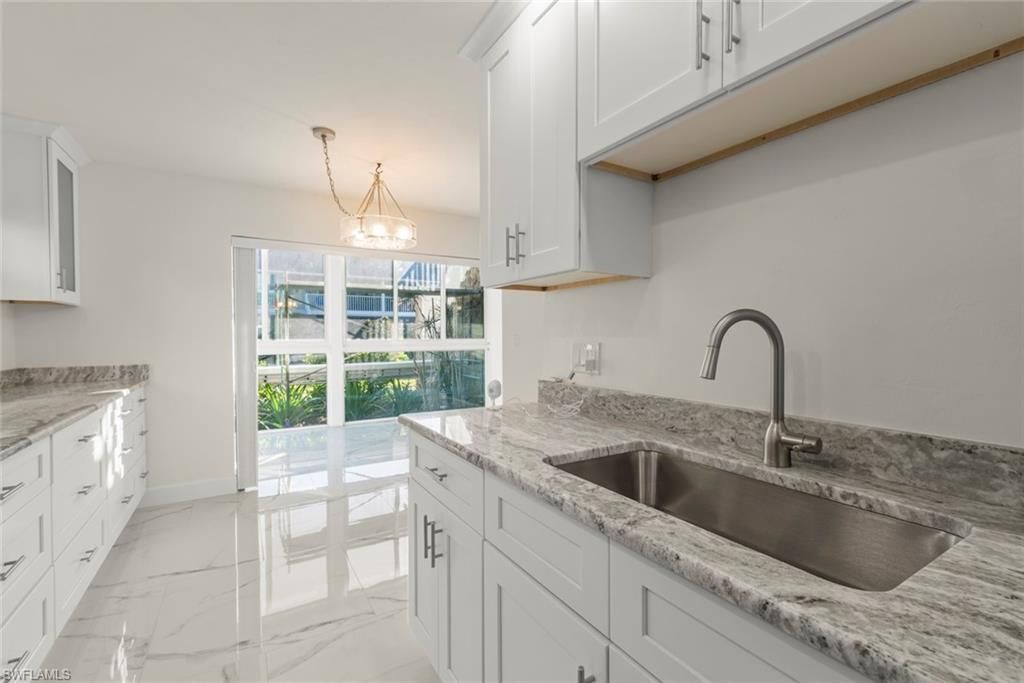 561 Periwinkle Way , Unit E4, Sanibel, FL 33957 Photo