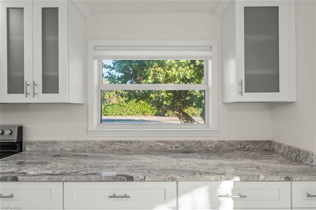 561 Periwinkle Way , Unit E4, Sanibel, FL 33957 Photo