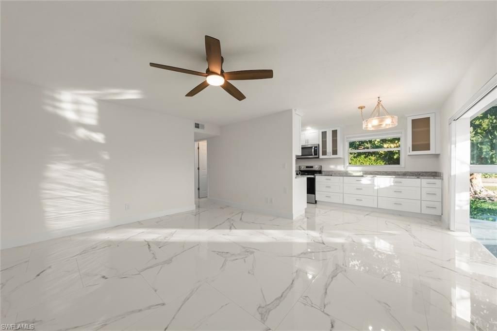 561 Periwinkle Way , Unit E4, Sanibel, FL 33957 Photo