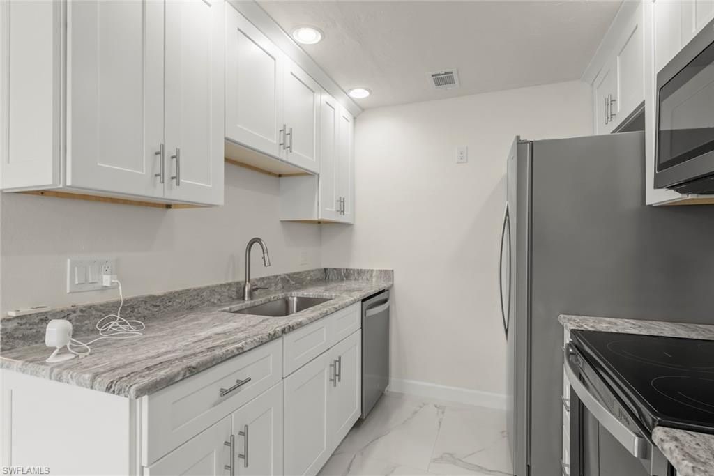 561 Periwinkle Way , Unit E4, Sanibel, FL 33957 Photo