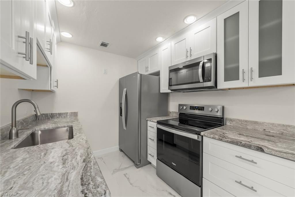 561 Periwinkle Way , Unit E4, Sanibel, FL 33957 Photo