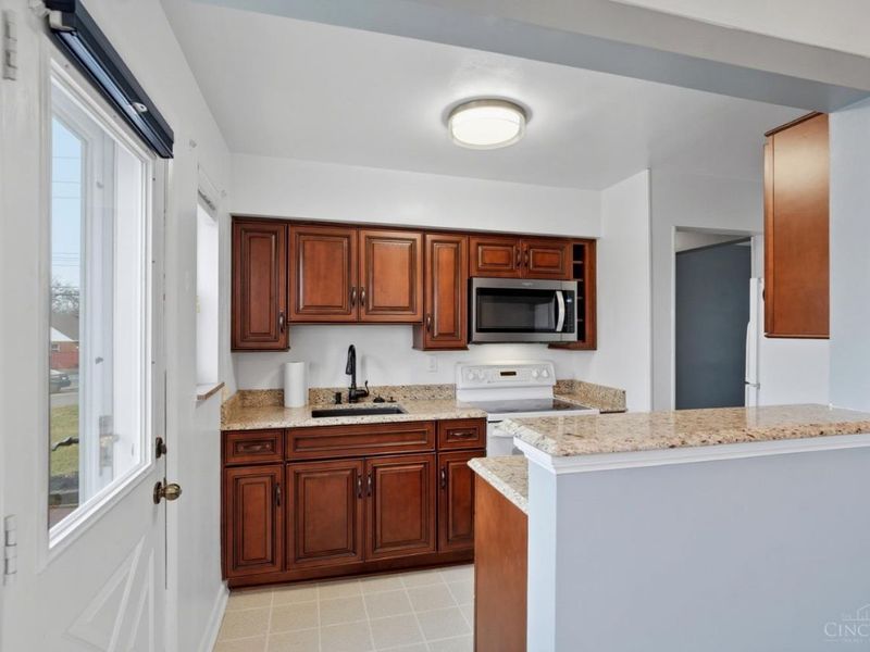 1357 Thurnridge Drive, Reading, OH 45215 Photo 14