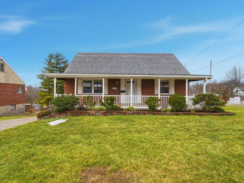 1357 Thurnridge Drive, Reading, OH 45215 Photo 2