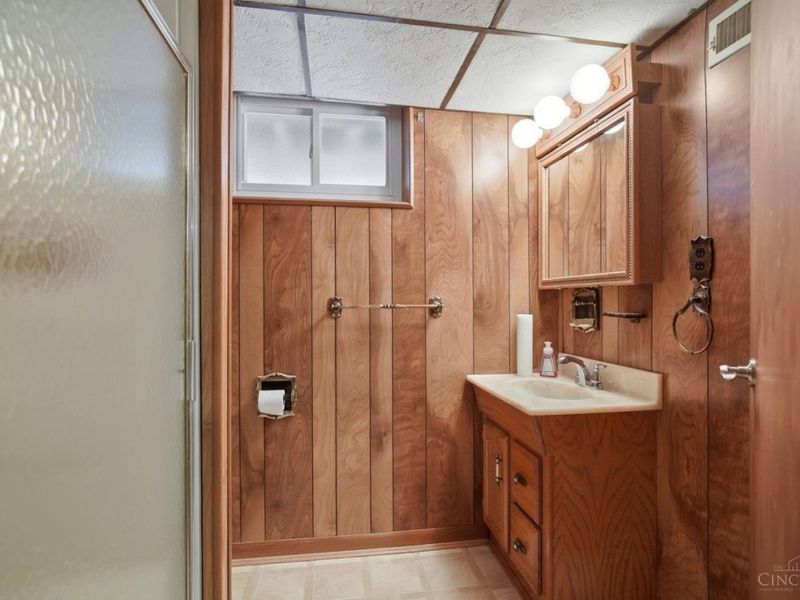 1357 Thurnridge Drive, Reading, OH 45215 Photo 37