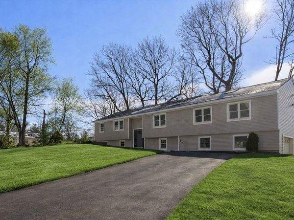 54 Highland Glen Dr, Randolph, MA 02368