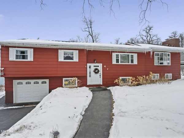 4 Dahlem Boulevard, Colonie, NY 12309