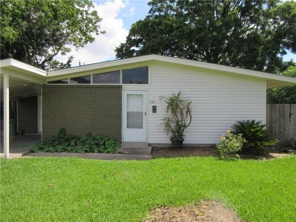 423 E BUTTERFLY Circle, Gretna, LA 70056