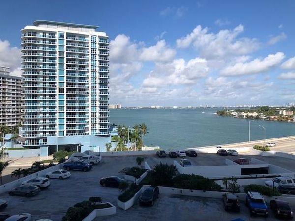 7601 E Treasure Dr , Unit 915, North Bay Village, FL 33141