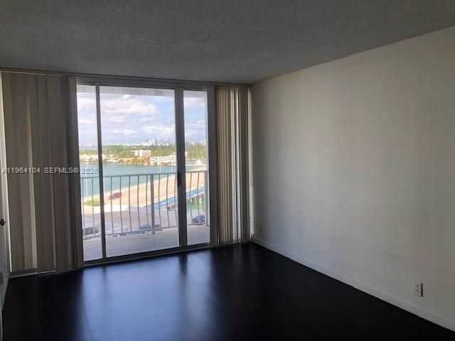 7601 E Treasure Dr, Unit 915, North Bay Village, FL 33141 Photo