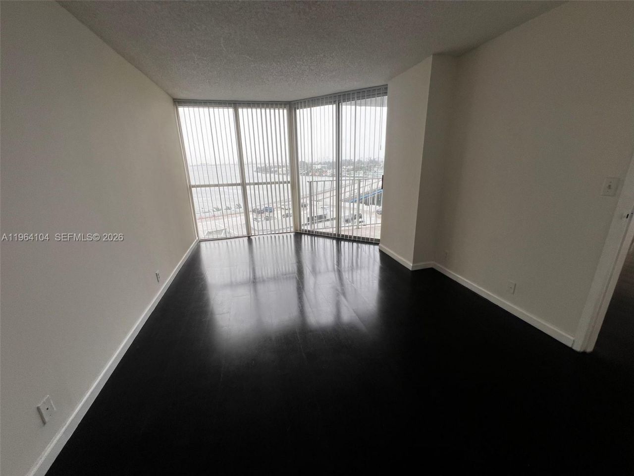 7601 E Treasure Dr, Unit 915, North Bay Village, FL 33141 Photo