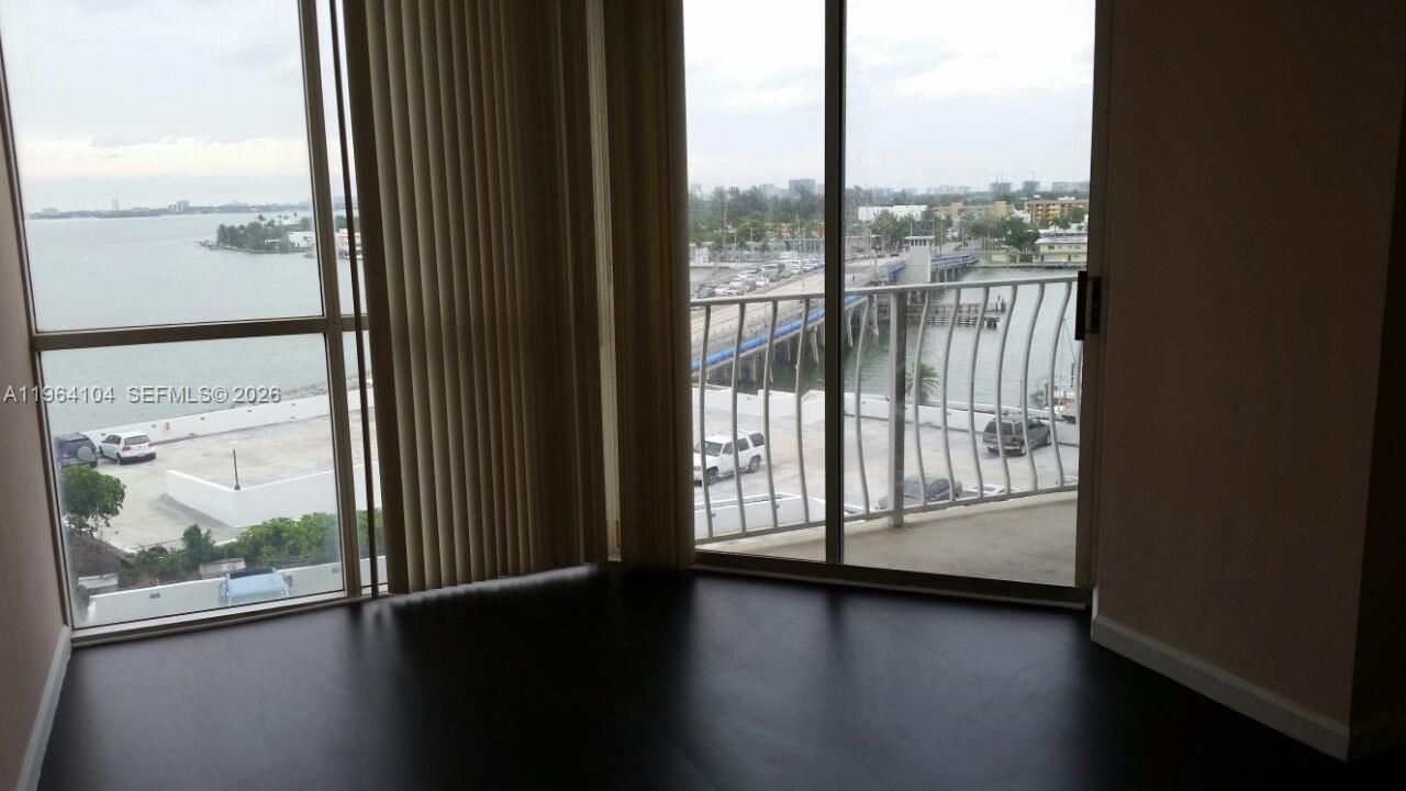 7601 E Treasure Dr, Unit 915, North Bay Village, FL 33141 Photo