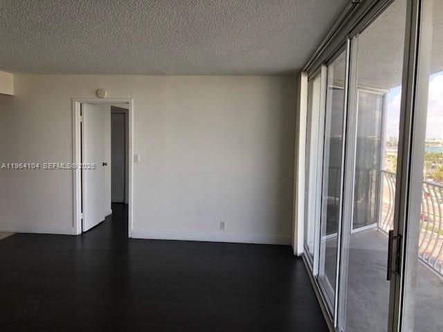 7601 E Treasure Dr, Unit 915, North Bay Village, FL 33141 Photo