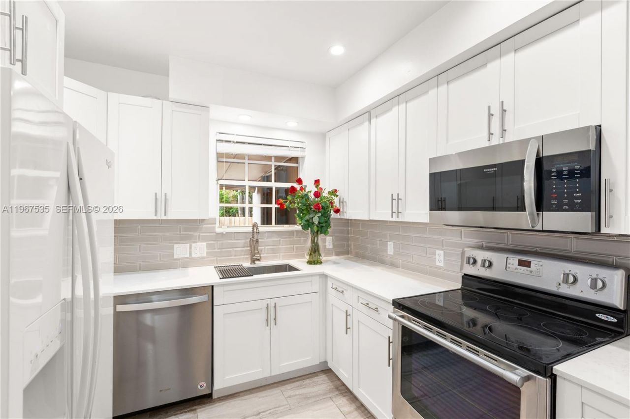 4487 SW 15th Ter, Miami, FL 33134 Photo