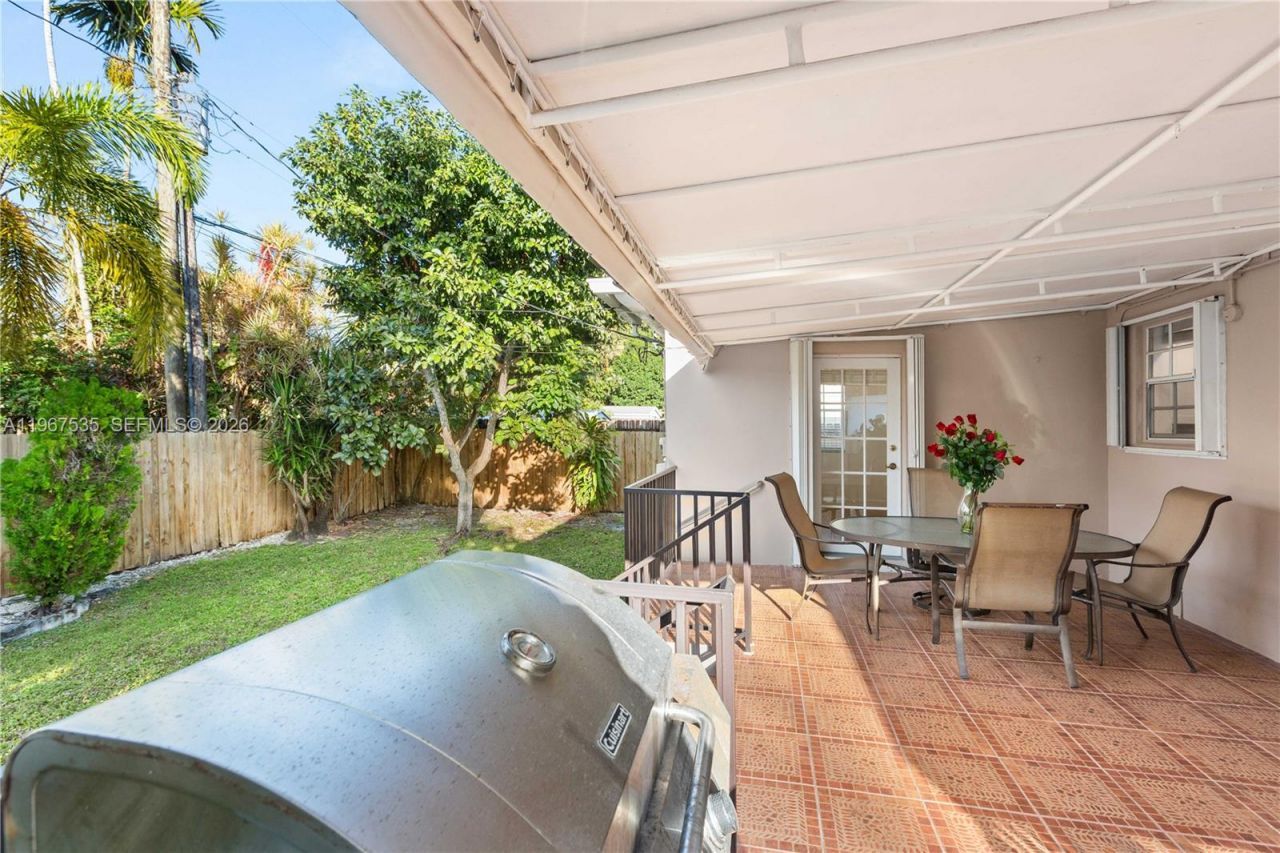 4487 SW 15th Ter, Miami, FL 33134 Photo