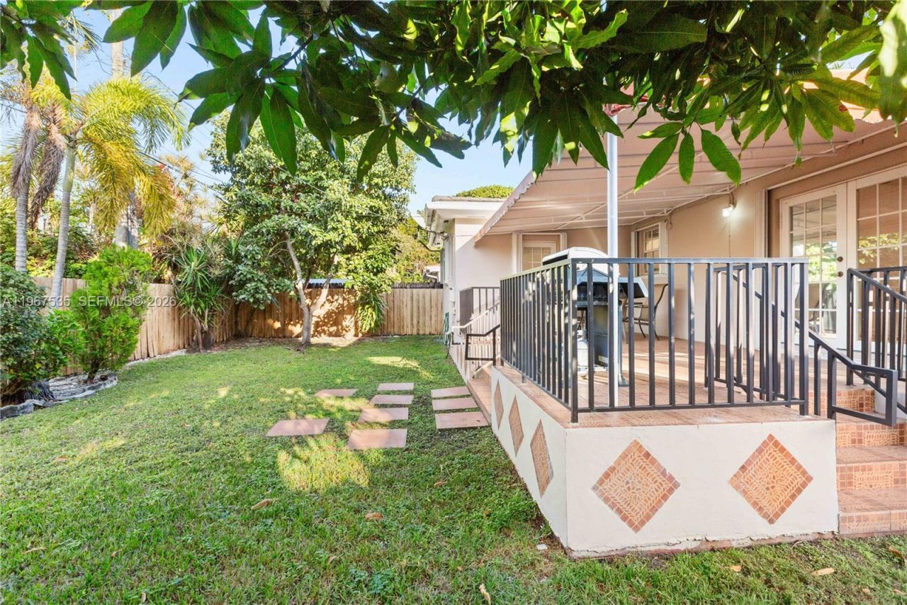 4487 SW 15th Ter, Miami, FL 33134 Photo