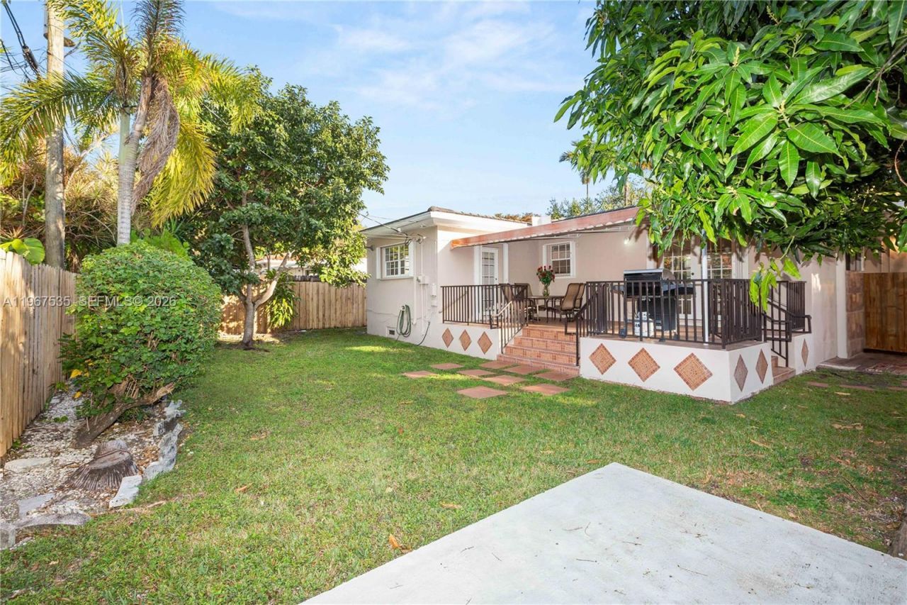 4487 SW 15th Ter, Miami, FL 33134 Photo