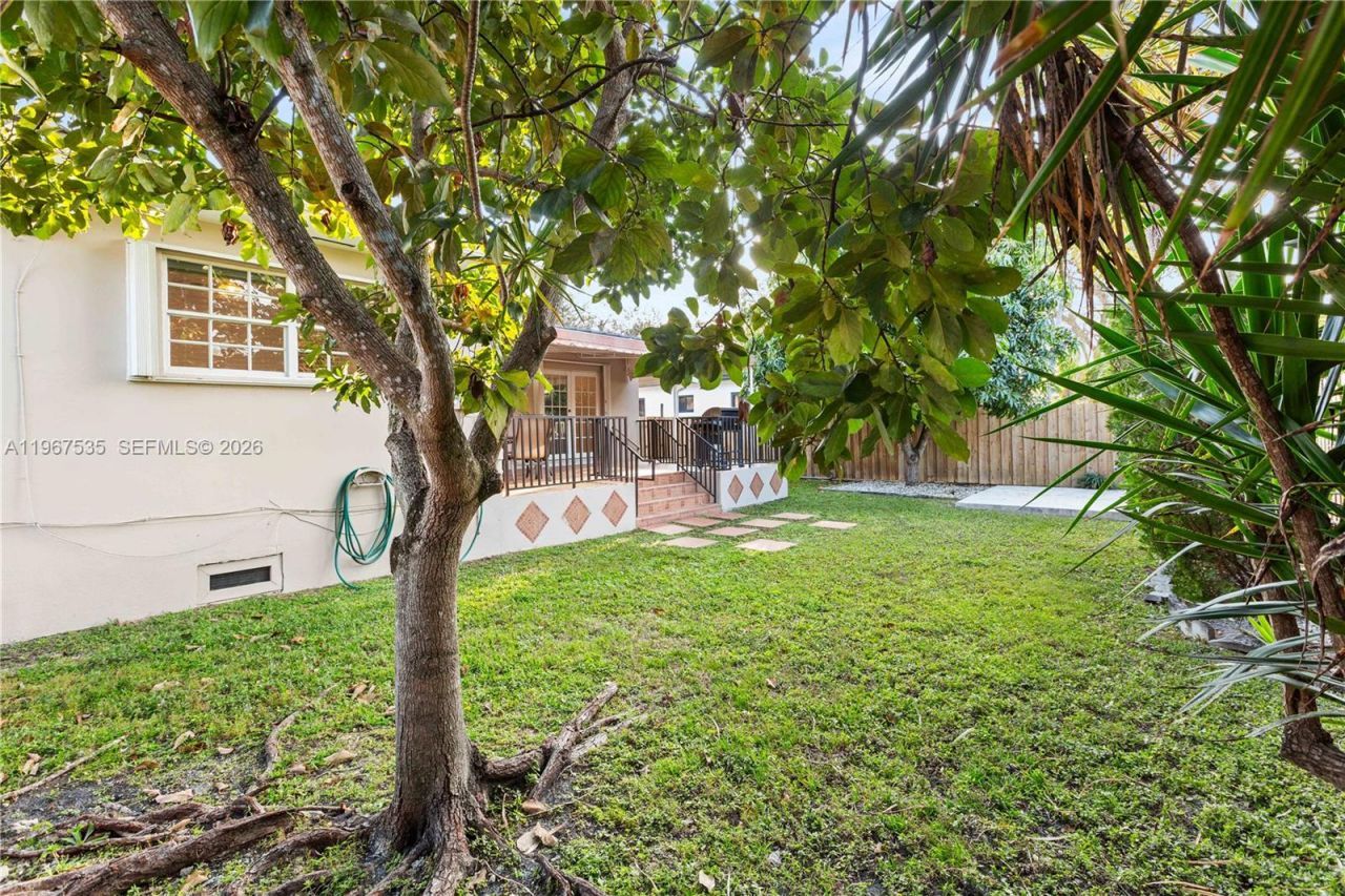 4487 SW 15th Ter, Miami, FL 33134 Photo