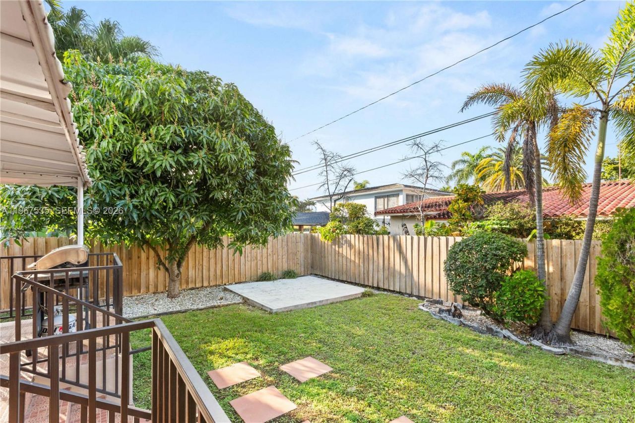 4487 SW 15th Ter, Miami, FL 33134 Photo