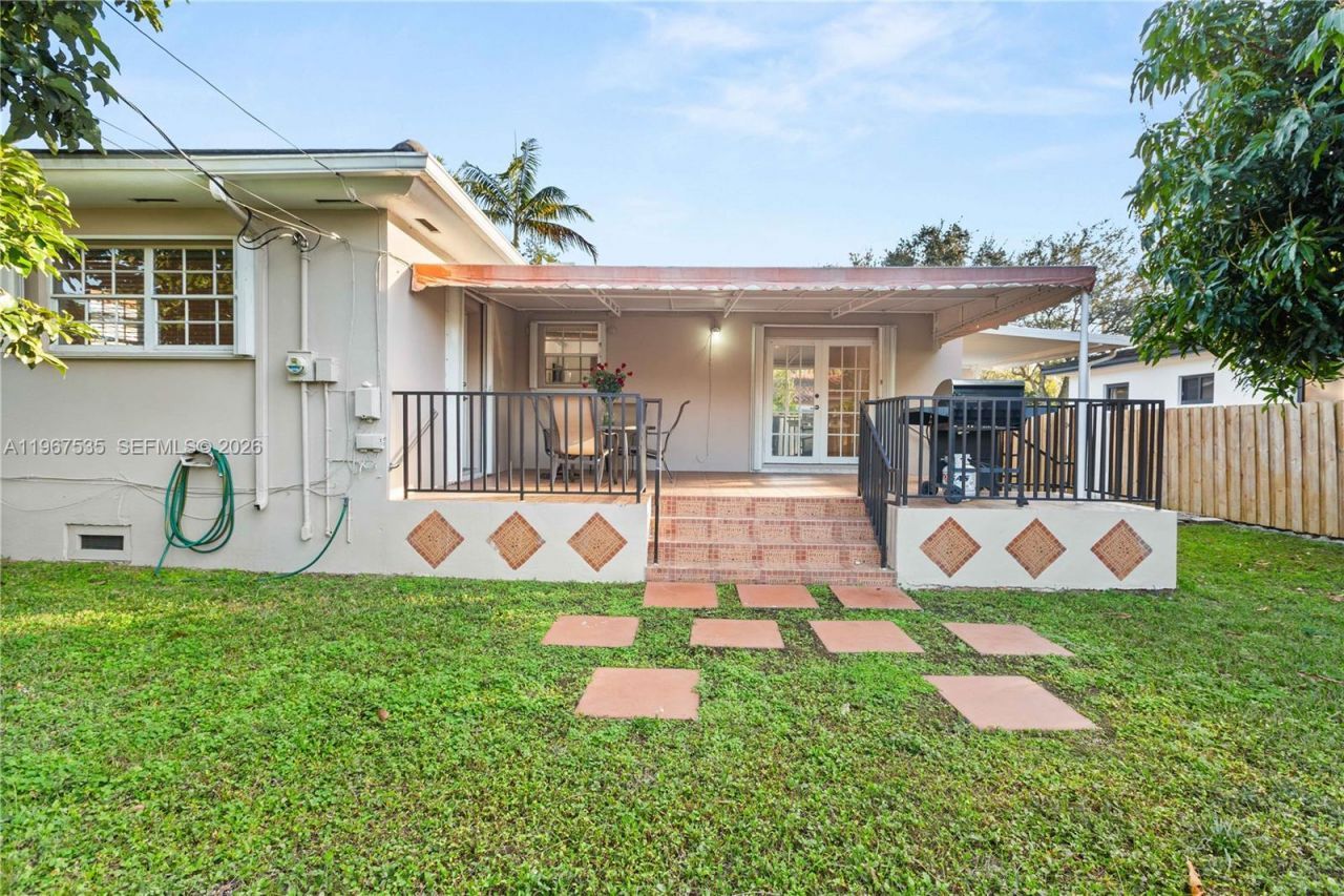 4487 SW 15th Ter, Miami, FL 33134 Photo