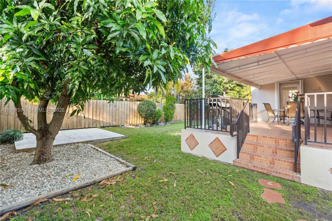 4487 SW 15th Ter, Miami, FL 33134 Photo