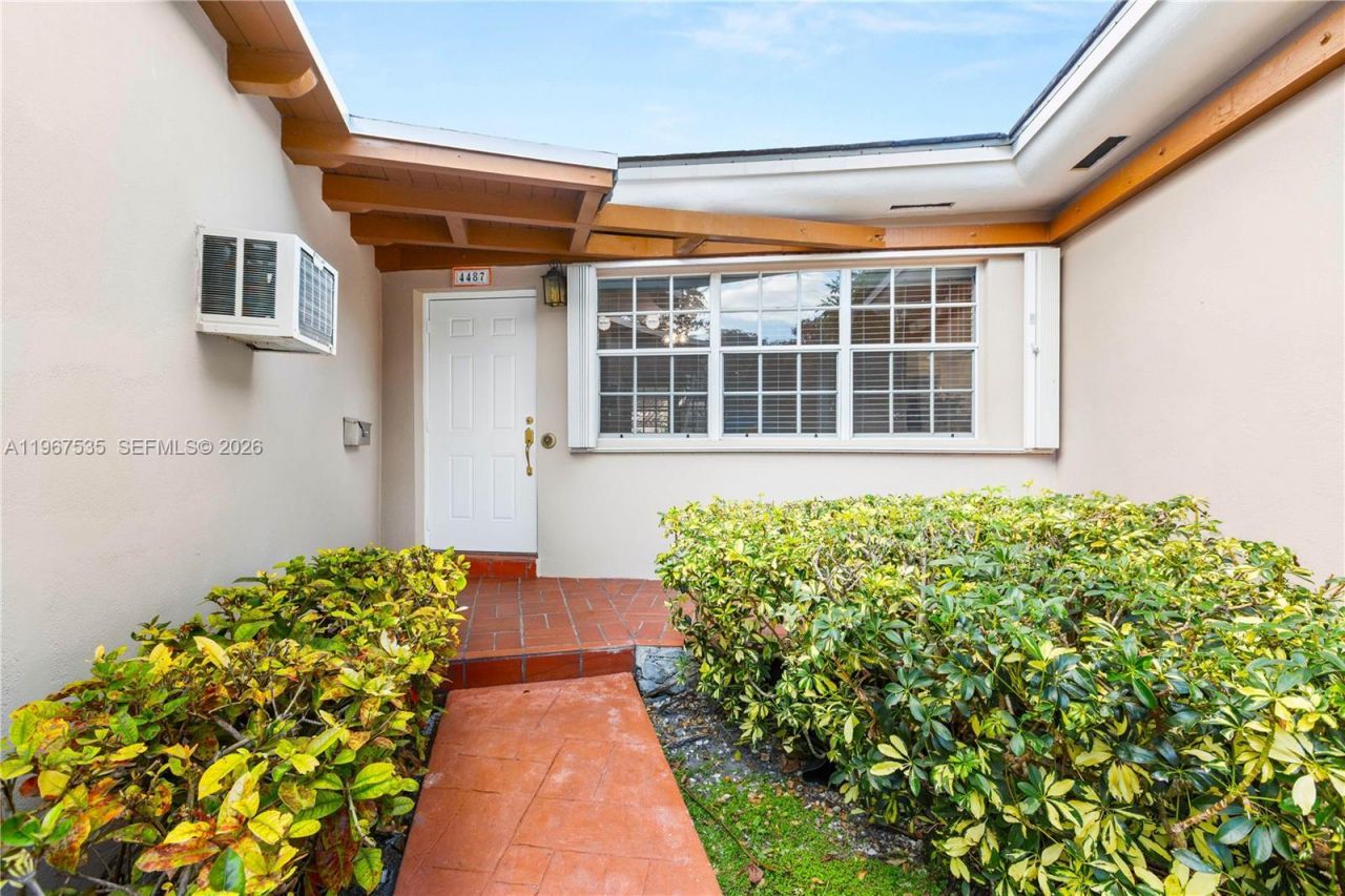 4487 SW 15th Ter, Miami, FL 33134 Photo