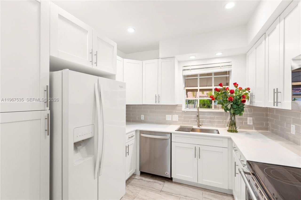 4487 SW 15th Ter, Miami, FL 33134 Photo