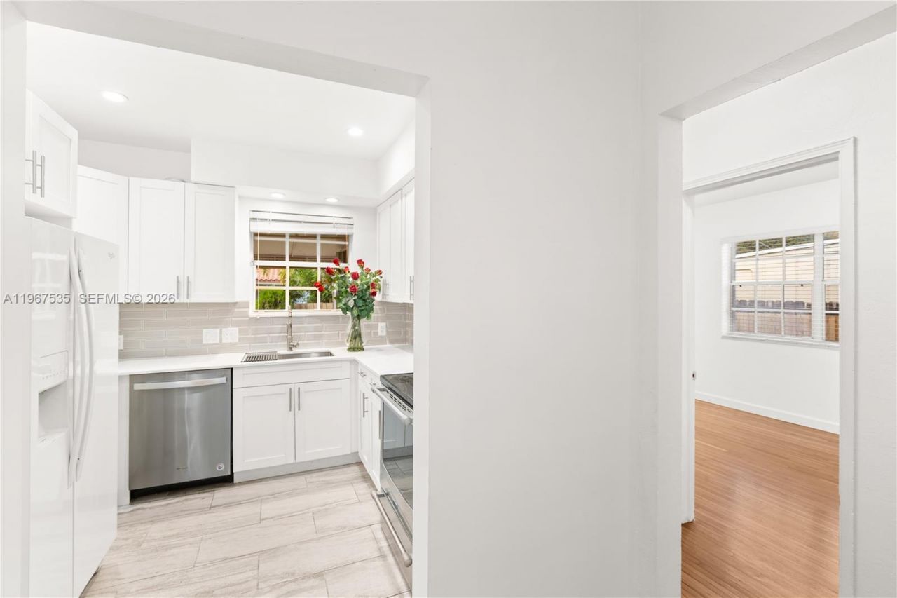 4487 SW 15th Ter, Miami, FL 33134 Photo