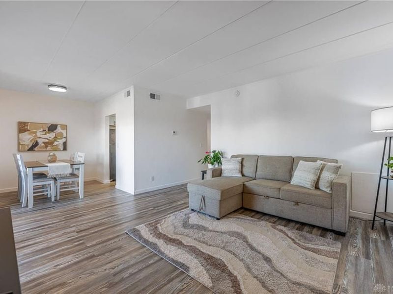 1118 Eagle Feather Circle, Unit D, West Carrollton, OH 45449 Photo 2