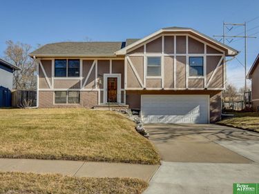 2405 N 112 Street, Omaha, NE 68164