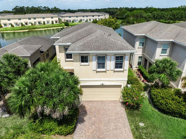 2323 NW Padova Street, Port Saint Lucie, FL 34986