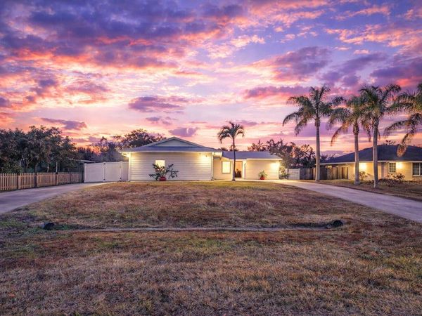 626 SW Cynthia Street, Port St. Lucie, FL 34983