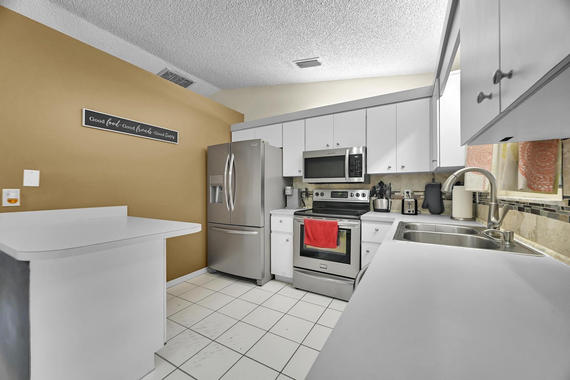 626 SW Cynthia Street, Port Saint Lucie, FL 34983 Photo