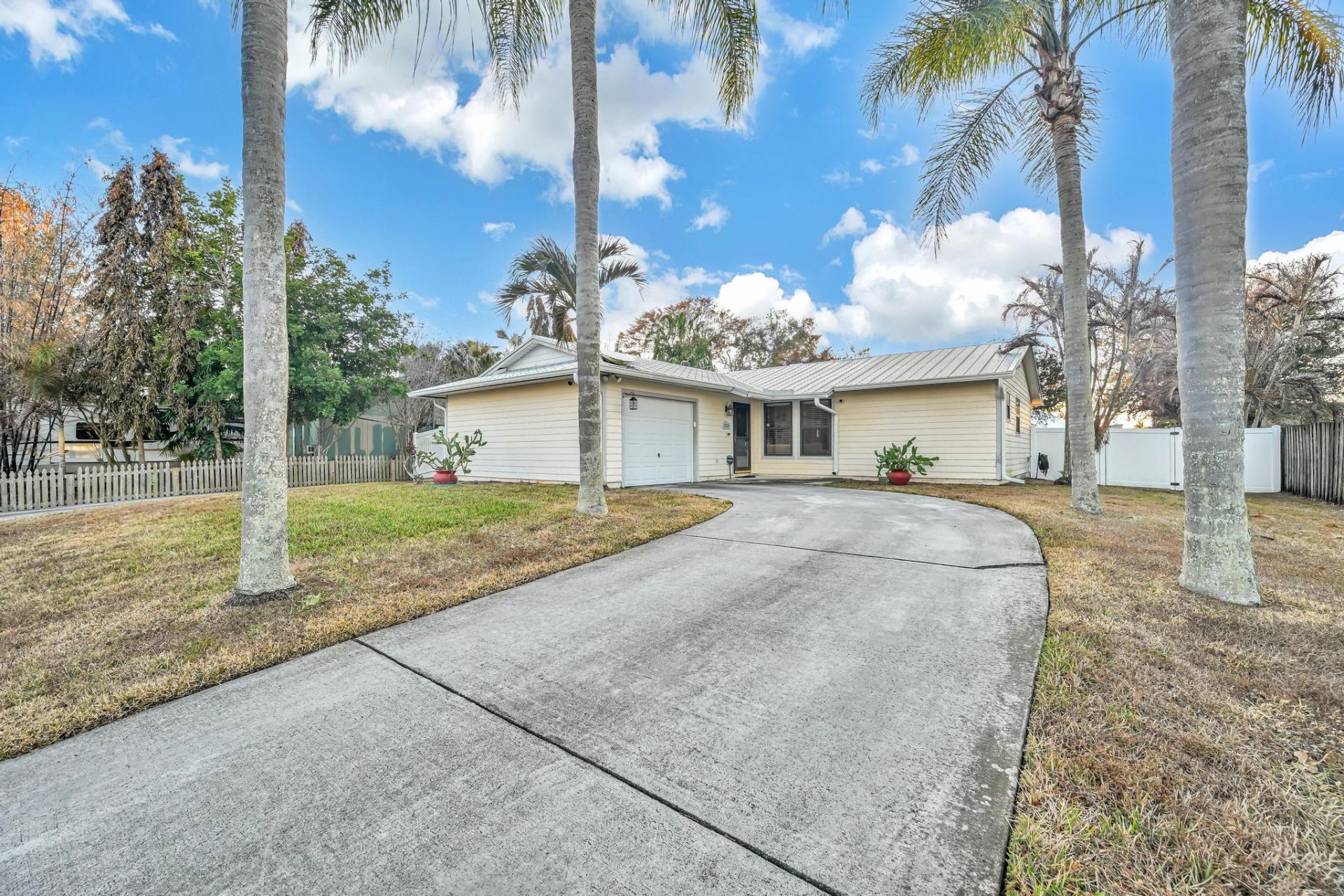626 SW Cynthia Street, Port Saint Lucie, FL 34983 Photo