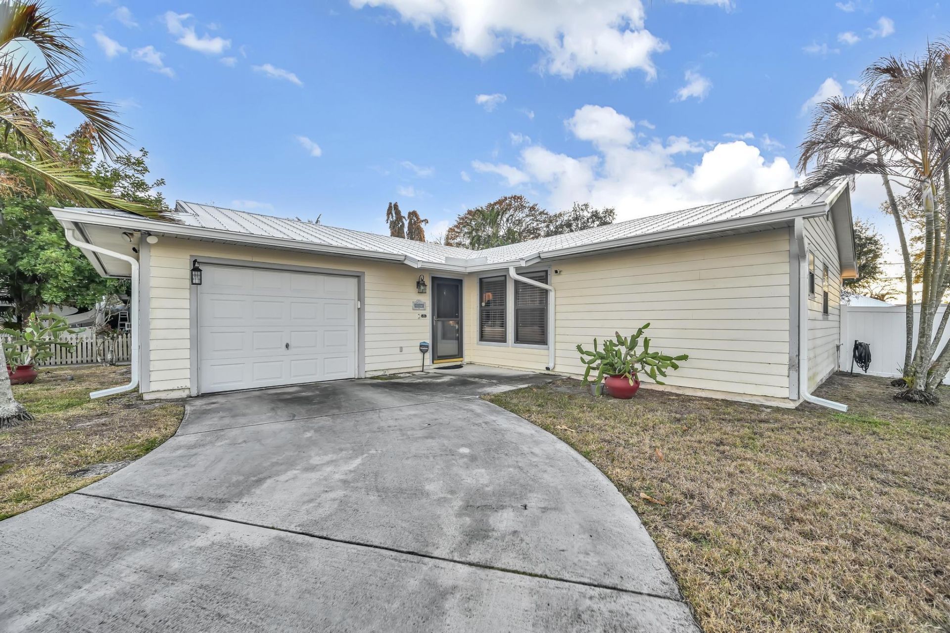 626 SW Cynthia Street, Port Saint Lucie, FL 34983 Photo