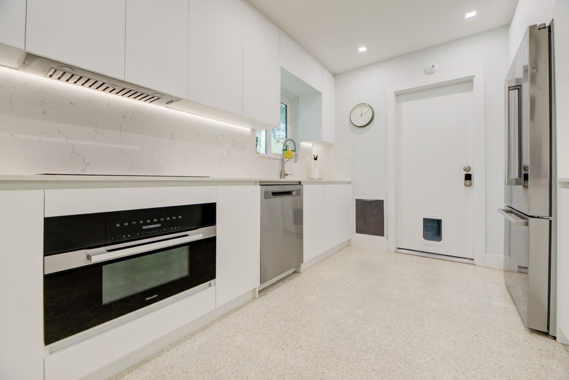 16100 NE 7th Avenue, Miami, FL 33162 Photo