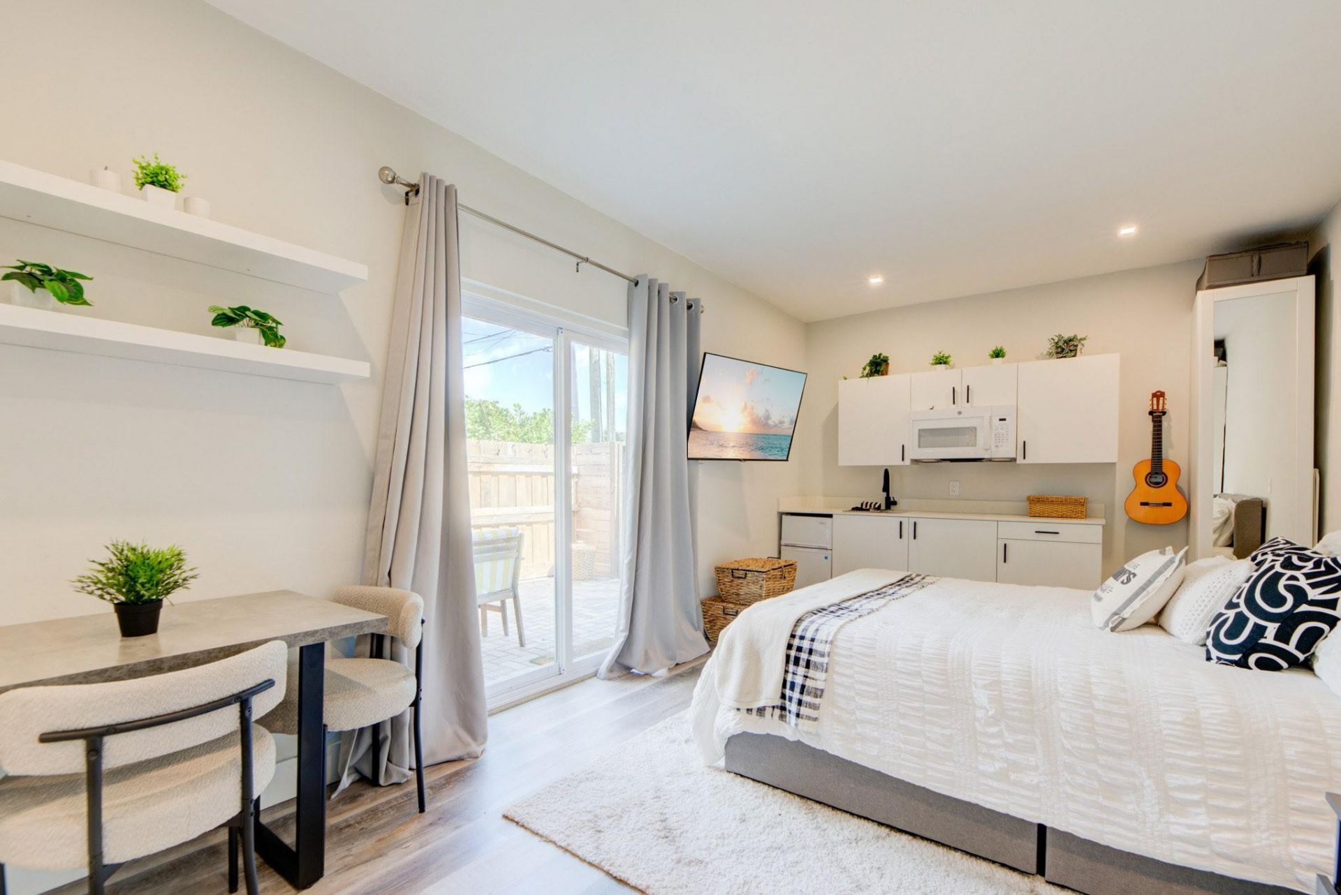 16100 NE 7th Avenue, Miami, FL 33162 Photo