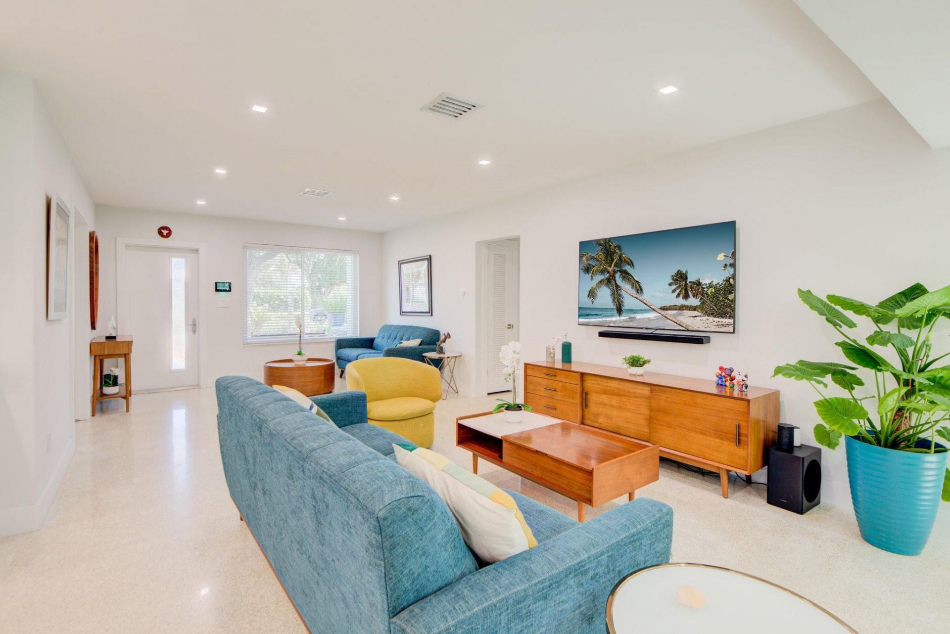 16100 NE 7th Avenue, Miami, FL 33162 Photo