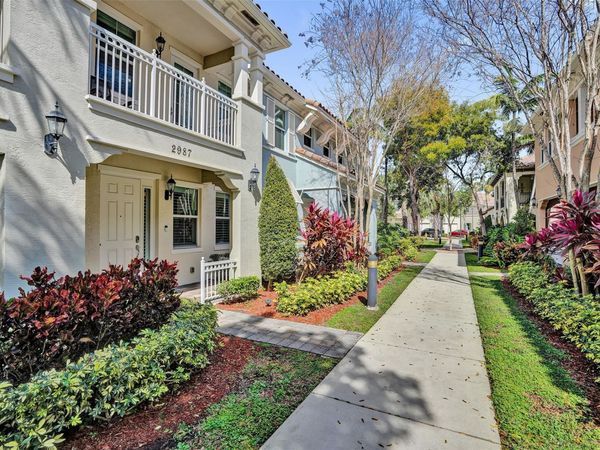 2987 St John Dr, Cooper City, FL 33024