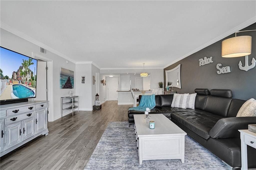 3111 NE 51st St, Unit 305, Fort Lauderdale, FL 33308 Photo