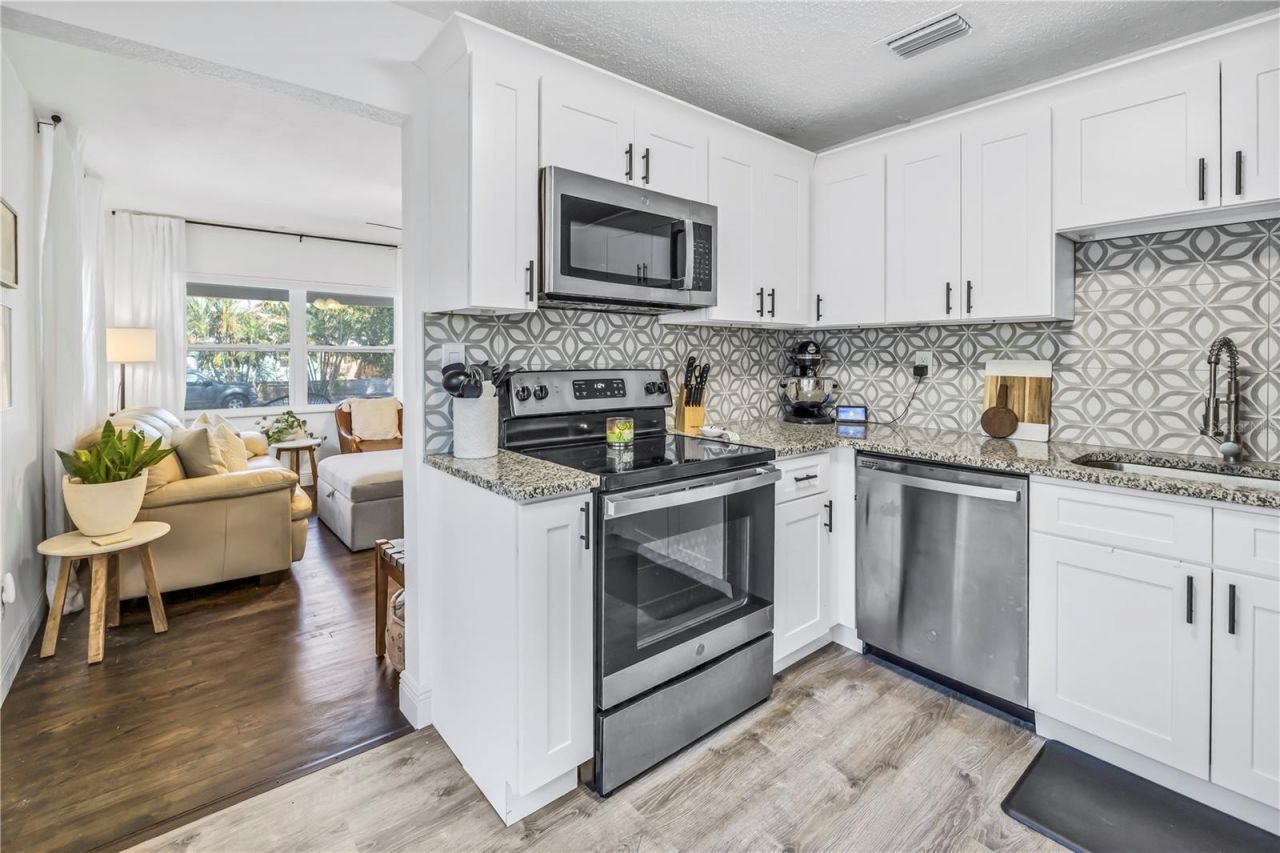 2444 32nd Avenue N, Saint Petersburg, FL 33713 Photo