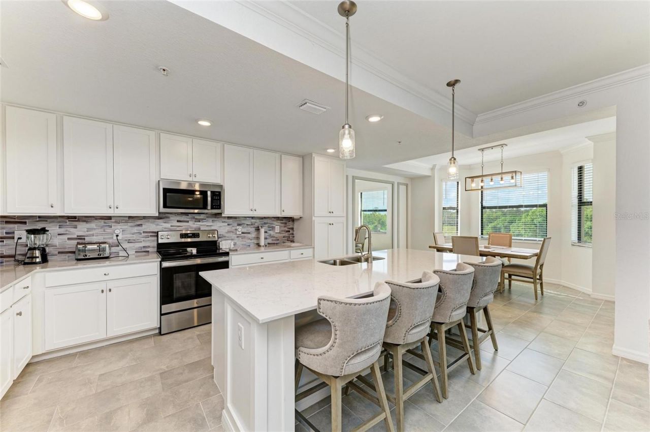 18114 Gawthrop Drive, Unit 306, Bradenton, FL 34211 Photo