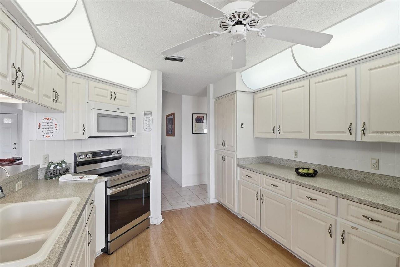 8528 E Aquarius Drive, Inverness, FL 34450 Photo